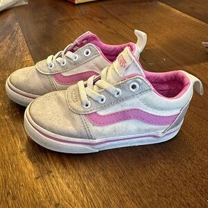 7T girls vans